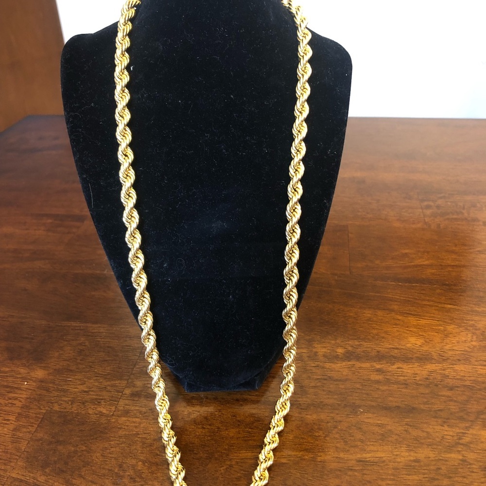 Lot of Six Gold Tone Vintage Costume Jewelry Necklaces - Picture 4 of 12
